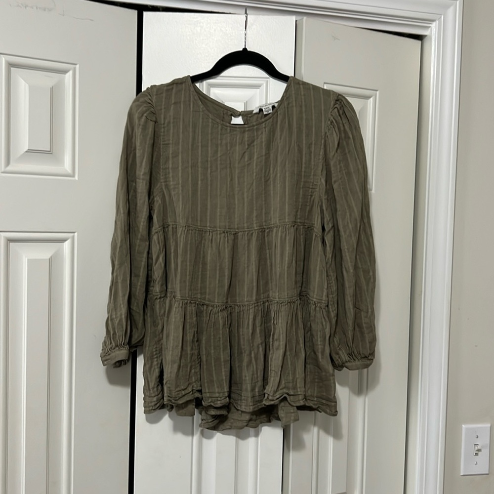 American Eagle, tiered, open back with button top in olive green